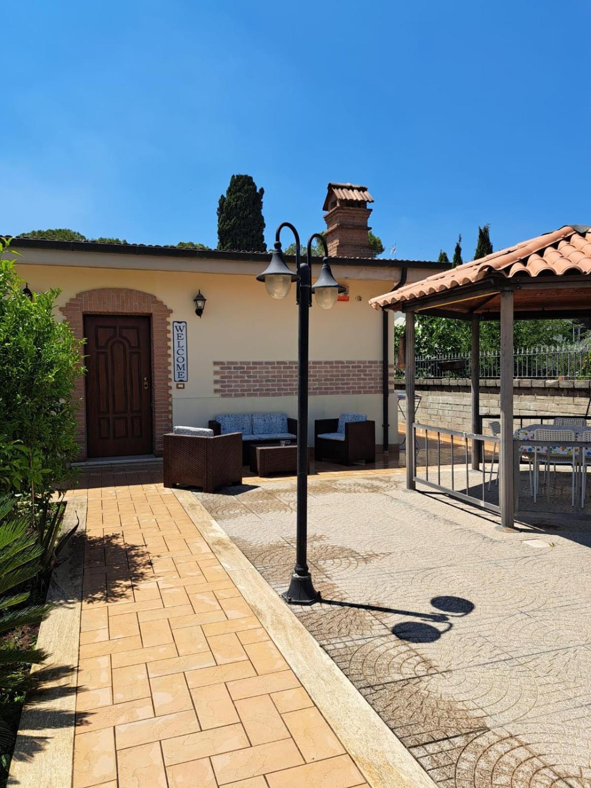 Apartment Roma Tor Vergata Con Giardino Exterior photo